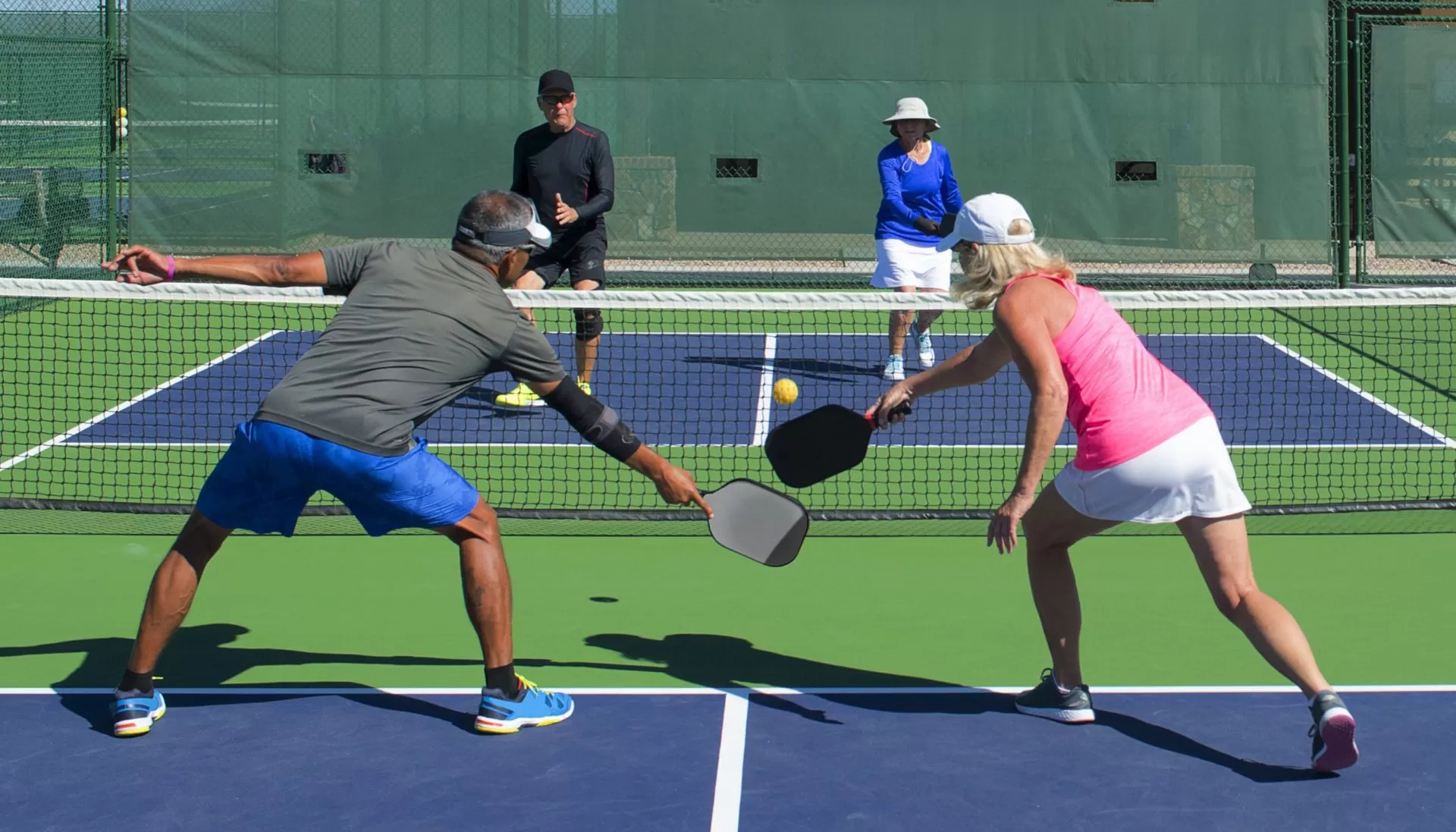 a single play pickleball game